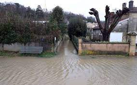 2021 (mmxxi) is the current year, and is a common year starting on friday of the gregorian calendar, the 2021st year of the common era (ce) and anno domini (ad) designations, the 21st year of the 3rd. En Images Les Inondations En Gironde