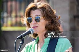 31 Photos & High Res Pictures