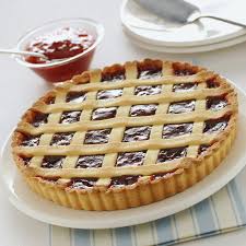Ottima per la colazione,squisita per 4) coprire la base con la marmellata di fragole. Crostata Con Marmellata Di Fragole Ricetta Semplice E Veloce