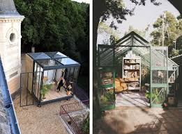 Un Espace De Travail Amenage Dans Une Serre De Jardin Idees Et Inspirations En 2020 Serre Jardin Jardins Serre