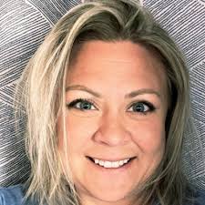 In this week's #featurefriday we are happy to feature Samantha Tanton.  Samantha has been with SNI Companies for six years and it's easier to make  a list of the things Samantha is