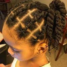 25 Idees De Coiffures Afro Pour Petites Filles Album Photo Aufeminin Cheveux Naturels D Enfants Idee Coiffure Cheveux Crepus Coiffure Cheveux Naturels