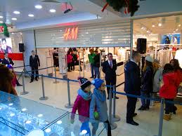 Iulius mall iaşi is a shopping mall located in iași, romania. H M Piatra Neamt