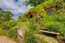 Spot foto rumah hobbit di dokar dream land ini menjadi spot yang favorit banget sob. Trending The Hobbit House Resort In Balamban Cebu