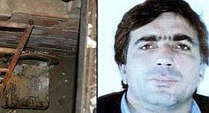 Born 21st may 1958) is an italian camorrista and one of the bosses of the casalesi clan from casal di principe in the province of caserta northwest of naples. Catturato Michele Zagaria Il Re Di Gomorra Ha Vinto Lo Stato Ironizza Il Boss Camorrista Oggi