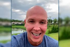 Caio Ribeiro diz que está curado de câncer: 'Acabou!!!' 'Zerado!'