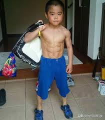 Try hit me with one there's gonna be 4/5 coming back. A 9 Year Old Kid Imitates Bruce Lee To Practice Six Pack Abs And Does 300 Push Ups Every Day I Really Admire Him Daydaynews