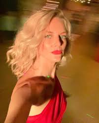 My best friend got married yesterday!!! 🥰 She was the most beautiful bride  I’ve ever seen! (It was Snow White theme 🍎 she looked like she walked  right out of the fairy tale!) Thank you for making me ...