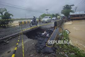 Banjir bandang merendam sejumlah wilayah di kalimantan selatan hingga saat ini. Kswlxtyrjegsom