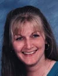 Essie Peters's Instagram, Twitter & Facebook