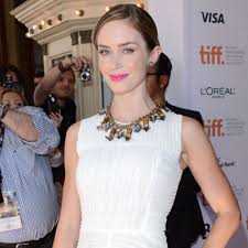 Die schauspielerin emily olivia leah blunt wurde am 23. Emily Blunt Ungewohnt Gebraunt Gala De