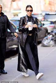 Kendall Jenner Flashes Glimpse Of Toned Torso Kendall Jenner Street Style I Am Gia Kendall Jenner Outfits