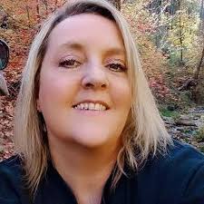 Shelley Boles's Instagram, Twitter & Facebook