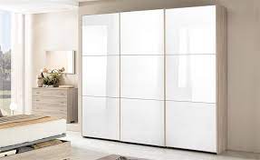 In totale ci sono tre tubi per appendere abiti e tre ripiani. Pin Su Idee Per La Casa