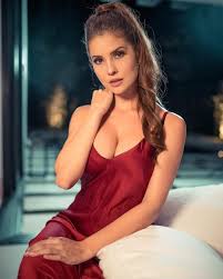Amanda cerny free onlyfans content updated mega (link in comment) nsfw. Jacqueline Fernandez Attends Notebook Screening With Her Doppelganger Amanda Cerny Salman Khan Joins Them Too