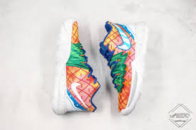 Spongebob X Nike Kyrie 5 Pineapple House