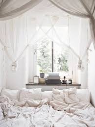 Light Bright A Gallery Of All White Bedrooms All White Bedroom Tiny Bedroom Home Bedroom