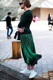 Green Top And Green Metallic Skirt Via Street Style Fall Outfits Street Style Outfit Fashion