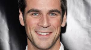 Eddie Cahill: noticias, fotos y vídeos de Edmund Patrick Cahill