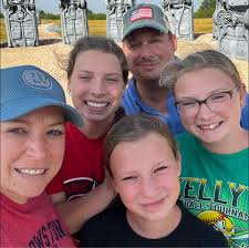 What other authors do Kristin Hannah fans love?