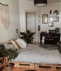 Agar sesuai dengan desain kamar anda, pilih lemari dengan desain minimalis modern. 55 Gambar Desain Kamar Aesthetic Minimalis Sederhana Low Budget