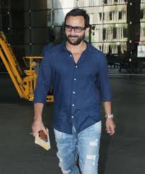 Saif Ali Khan At Mumbai Airport Bollywood Fashion Style Handsome Mens Casual Outfits Saif Ali Khan Mens Outfits