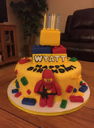 Birthday Cake For 9 Year Old Boy Made This Fondant Ninjago Lego Cake For A 9 Year Old Boy Cake Lego Cake Fondant Cakes