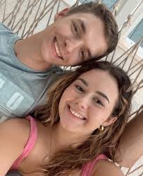 Lilly Fuller's Instagram, Twitter & Facebook