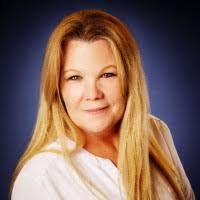 Lisa Stahr's Instagram, Twitter & Facebook