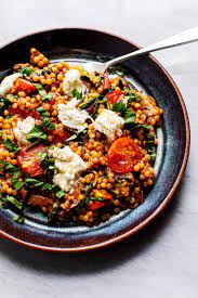 ♥ measure the couscous into a large bowl. Easy Tomato Basil Pearled Couscous Recipes