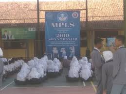 Pamekasan, esemkabisa.com, pasca proses penerimaan peserta didik baru (ppdb) sekolah menengah kejuruan (smk) menggelar masa pengenalan lingkungan sekolah (mpls) dengan tema berkepribadian teduh berkarakter tangguh , selasa (07/07/2020). Mpls Sma Negeri 2 Banjar Bpbd Kota Banjar Beri Penyuluhan Bencana Faktapers Id