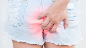 Banyak faktor ambeien yang dialami seseorang, seperti gejala nyeri dubur, gatal, perdarahan, dan kemungkinan prolaps (wasir yang menonjol melalui saluran anus). Bokong Dan Anus Sering Terasa Gatal Catat 6 Penyebabnya Berikut Ini