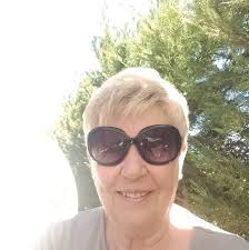 decided to do neeyroot in pots, never done it before, so far so good,  plenty of leaves as you can see, never done them this way before, if no  beet i have