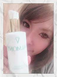 お風呂上がりのスキンケアはこのvalmontの化粧水 大人なのでもう大人な化粧品です お風呂上がりに化粧水でしっかり顔を保湿してあげて本当にしっとりする beauty