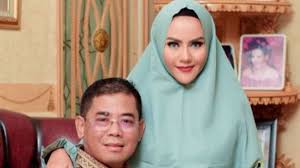 Platfrom ini disediakan sebgai review saja, jika anda menyukai lagu. Temukan Bunga Terakhir Dari Mantan Suami Nita Thalia Sedih Lagi