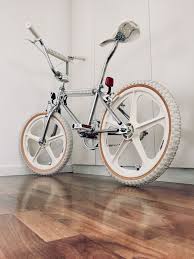 Finden Sie Top Angebote Fur Bmx Akisu Skyway Fahrrad Retro Old School 80er Jahre 20 Zoll Chrom Weiss Bei Ebay Kostenlose Lieferung Bmx Skyway Bmx Bmx Fahrrad