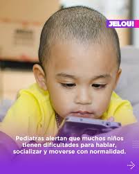👶📱 ¡Atención, Jeloulovers! El uso excesivo de pantallas está provocando  un aumento preocupante en los casos de retraso en el desarrollo infantil,  según reportan especialistas en pediatría 🧠⚠️ Muchos niños están  presentando