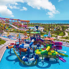 15 Besten Hotels In Der Turkei Mit Einem Grossen Aquapark Sortiert Nach Den Hotelbewertungen Der Anzahl An Rutschen Im Wass Hotel Turkei Urlaub Turkei Urlaub