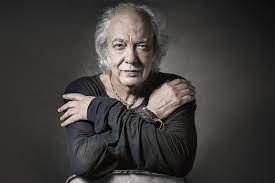 Um dos pioneiros do rock brasileiro , nos anos 60 fez parceria com o cantor e compositor roberto carlos , compondo várias músicas juntos, que gravavam em. Xrqvtfwjp0mqom