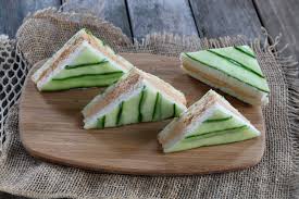 750g Vous Propose La Recette Mini Club Sandwich Concombre Et Saumon En Pas A Pas Avec Une Photo Pour Chaque Etape Concombre Alimentation Nourriture Froide