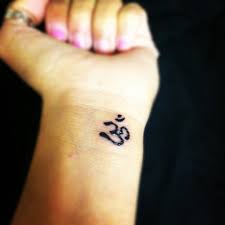My New Om Tattoo Absolutely In Love With It Om Wrist Tattoo Om Tattoo Tattoos