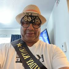 Randy Johnson, Tim Raines and Frank Thomas. Raines using a little assist to  even things out.