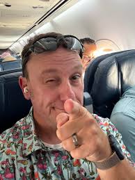 I love that there's so much Billy Joel chatter and attention lately with  the 2-part documentary HBO did (was very good, btw). Had some of his music  playing as I was getting