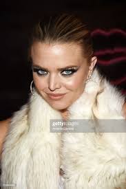 Actress Kiersten Hall arrives at the Los Angeles premiere of "KISS... News  Photo