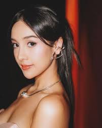 7 Potret Anya Geraldine di Gala Premiere 'Cinta Tak Seindah Drama Korea',  Cantik Memikat Serba Pink