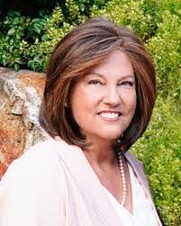 Colleen Tilley's Instagram, Twitter & Facebook