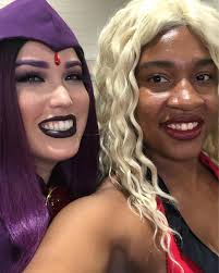 If my day wasn't already magical enough,I just ran into one of my favorite  cosplayers,as well as my biggest reason for even starting to cosplay.  Anyone who knows me knows that i