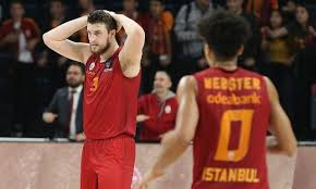 .kaliteli üyelerle, hiçbir maçı kaçırmayan, görülmemiş şekilde deplasman yapan ve bir araya geldiğinde basketboldan başka bir şey konuşmayan galatasaray sevdalılarıyla bugünlere geldik. Sahipsiz Armada