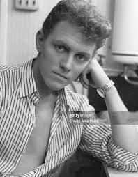 Shane Fenton's Instagram, Twitter & Facebook