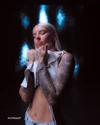 Young Miko Sexy Tits and Ass Photo Collection - Fappenist